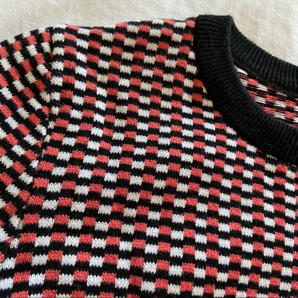 Knit Cropped Top - Picture 2 of 4